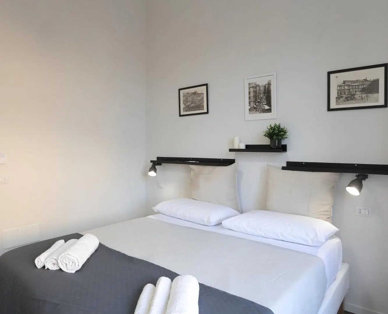 Tammurriata Nera Bedroom نابولي