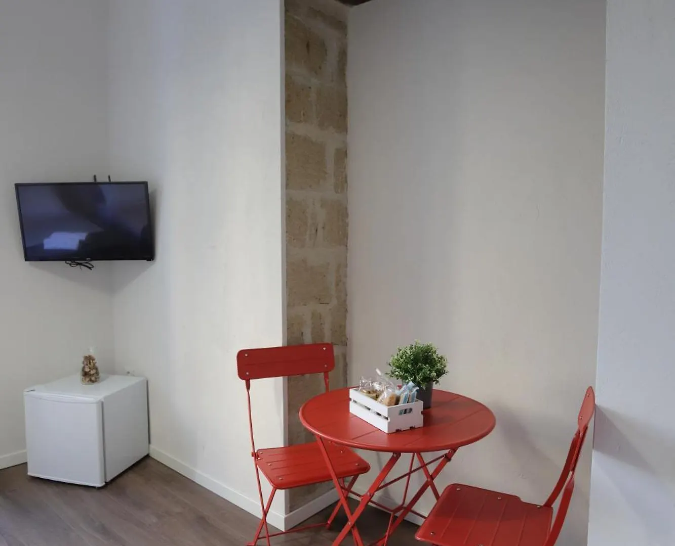 Tammurriata Nera Bedroom Naples